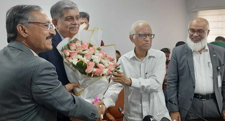 স্বপ্ন দেখি ছাত্র-ছাত্রীরা দেশের ভেতরেই যেন ভবিষ্যৎ দেখতে পারে