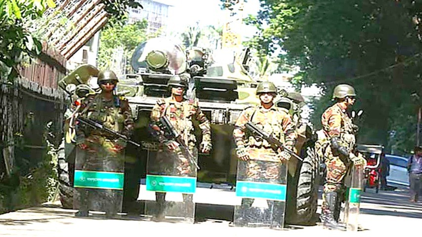 ট্রাইব্যুনাল চত্বরে আজও রয়েছে কড়া নিরাপত্তা